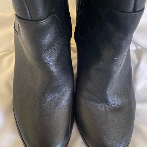 Steve Madden Flight Black Leather Gold-Plated Ankle Booties 3.75 Inch Heel - Picture 3 of 5